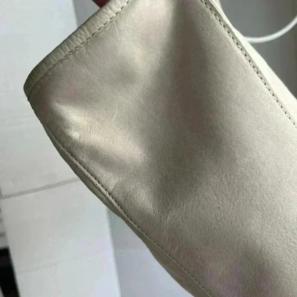 American Leather Company 3 zip Shoulder Bag - Picture 4 of 10